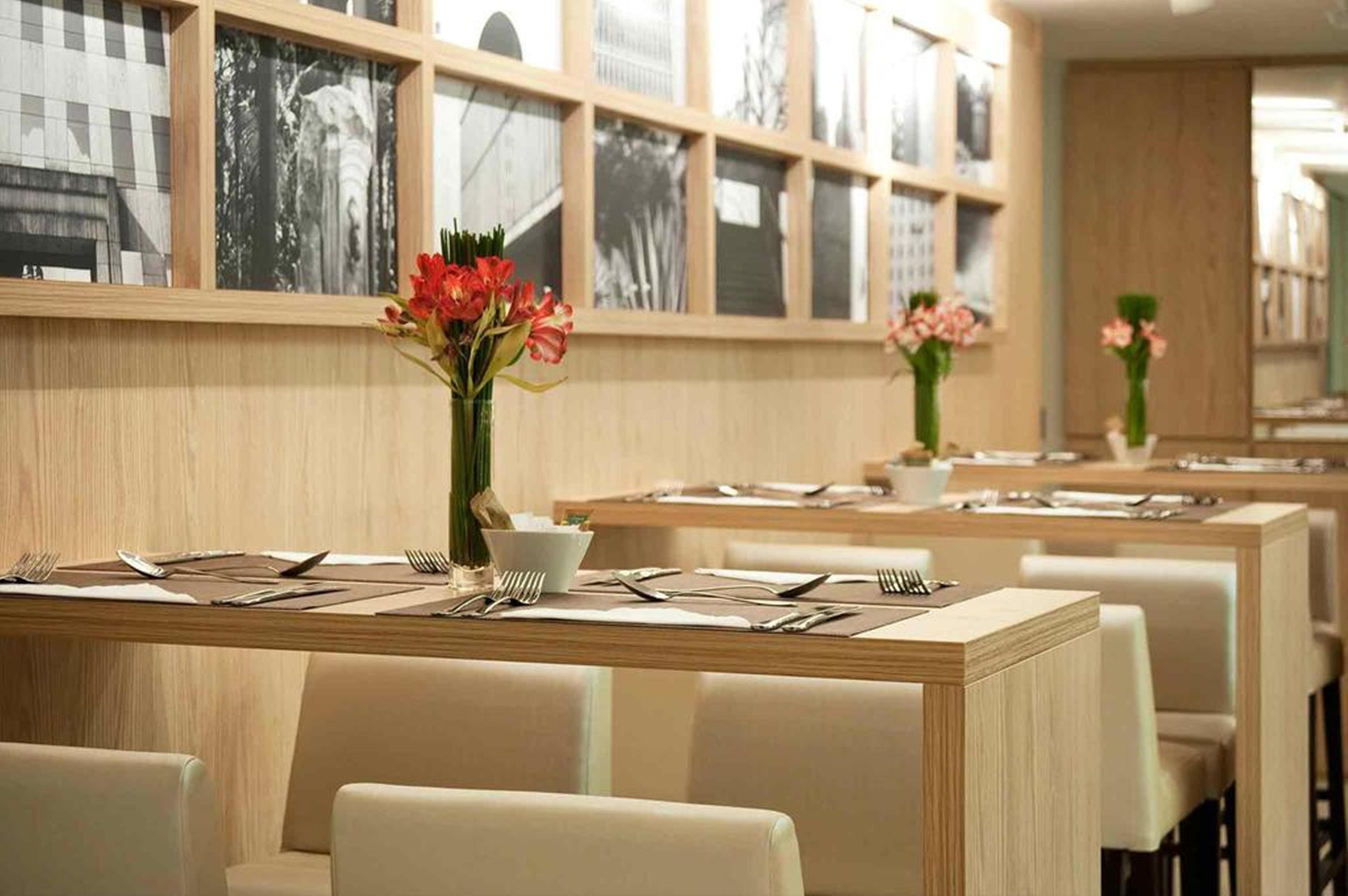 Mercure Sao Paulo Pamplona Restoran gambar